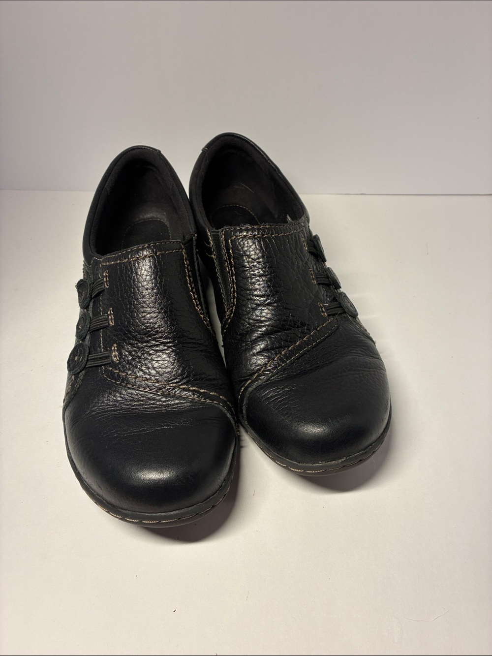 Clarks Ashland Effie Black Women's Slip-On Leather Shoes size 7.5m